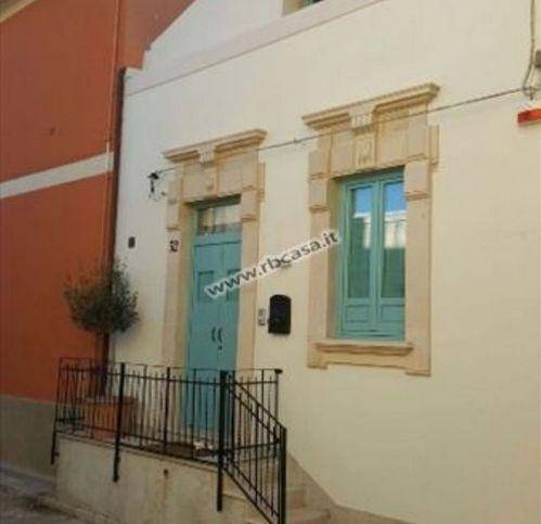 casa indipendente in vendita ad Ispica