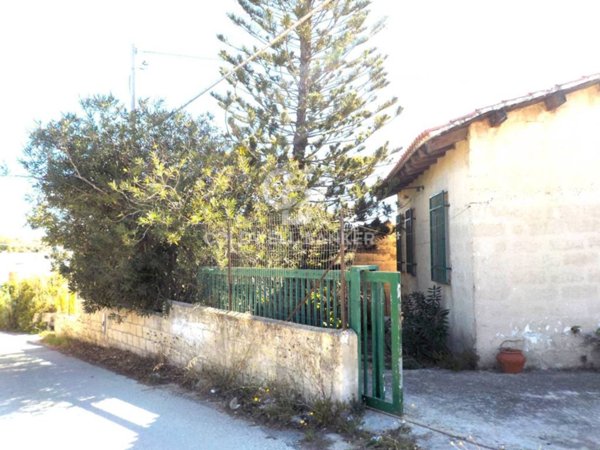 casa indipendente in vendita ad Ispica in zona Santa Maria del Focallo