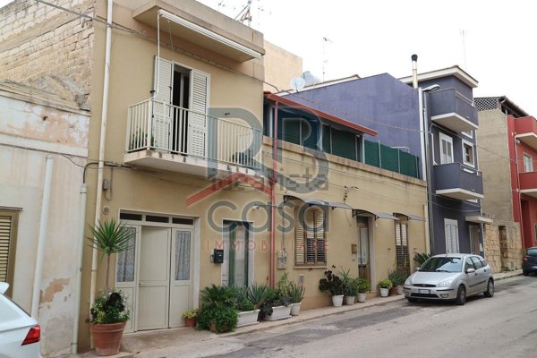 casa indipendente in vendita ad Ispica