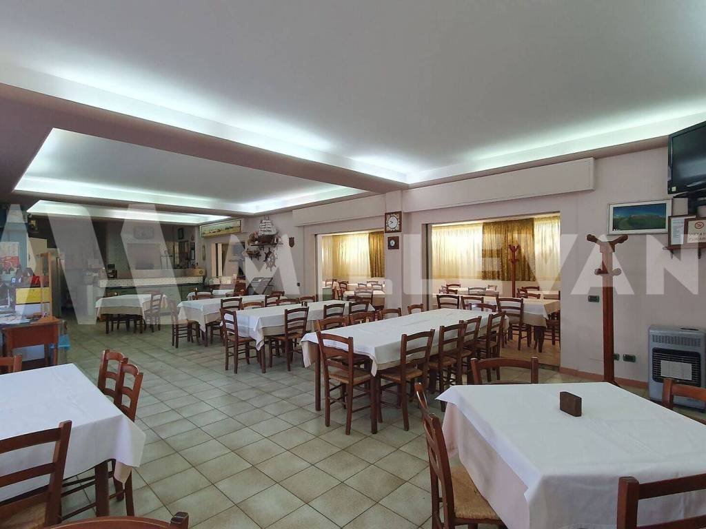 intera palazzina in vendita ad Ispica in zona Santa Maria del Focallo