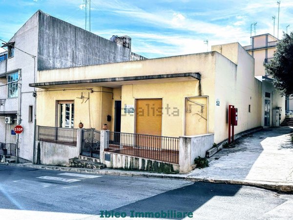 casa indipendente in vendita ad Ispica