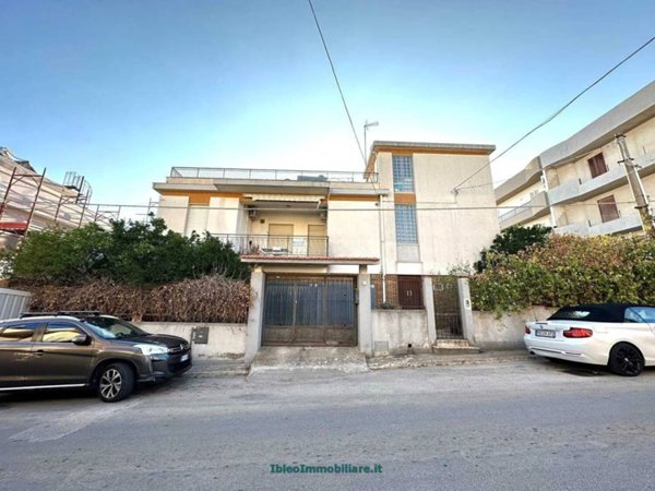 casa indipendente in vendita ad Ispica