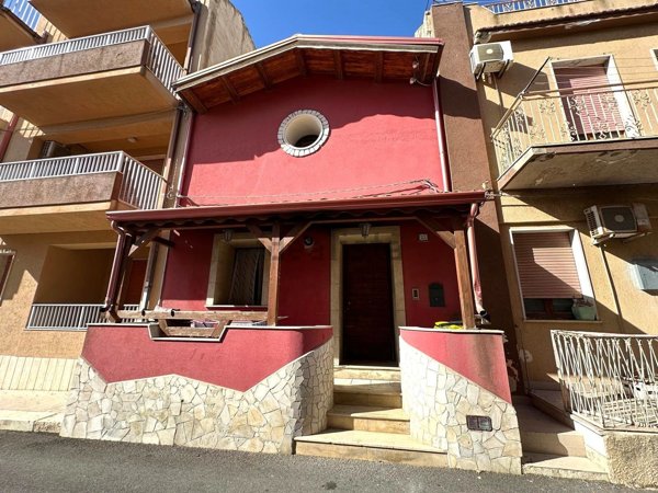 casa indipendente in vendita ad Ispica