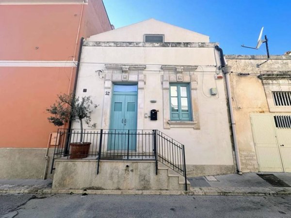 casa indipendente in vendita ad Ispica