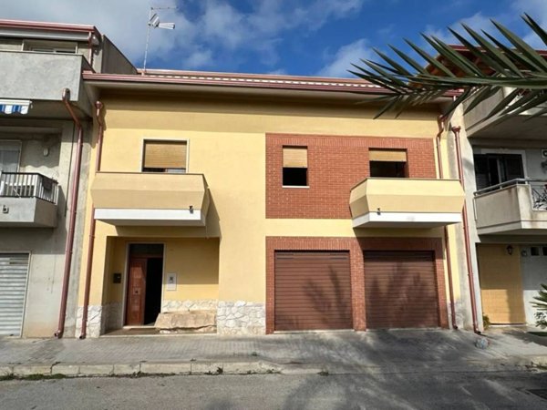 casa indipendente in vendita ad Ispica