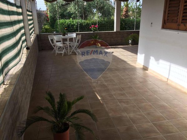 casa indipendente in vendita ad Ispica in zona Santa Maria del Focallo