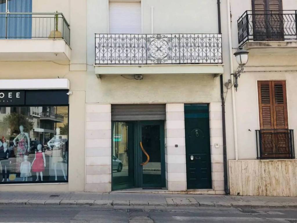 intera palazzina in vendita ad Ispica in zona Santa Maria del Focallo