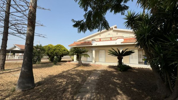 casa indipendente in vendita ad Ispica