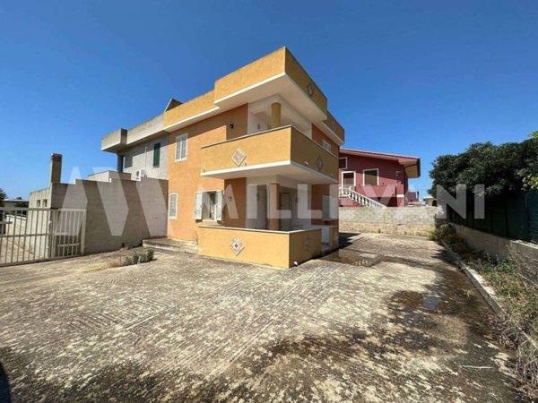 casa indipendente in vendita ad Ispica in zona Santa Maria del Focallo