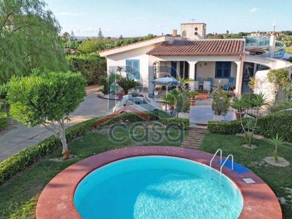 casa indipendente in vendita ad Ispica in zona Santa Maria del Focallo