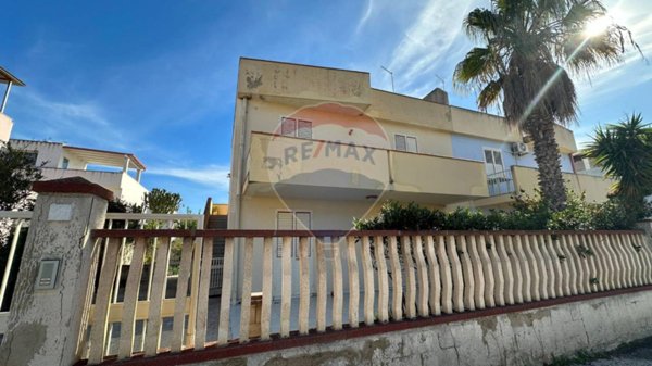 appartamento in vendita ad Ispica in zona Santa Maria del Focallo