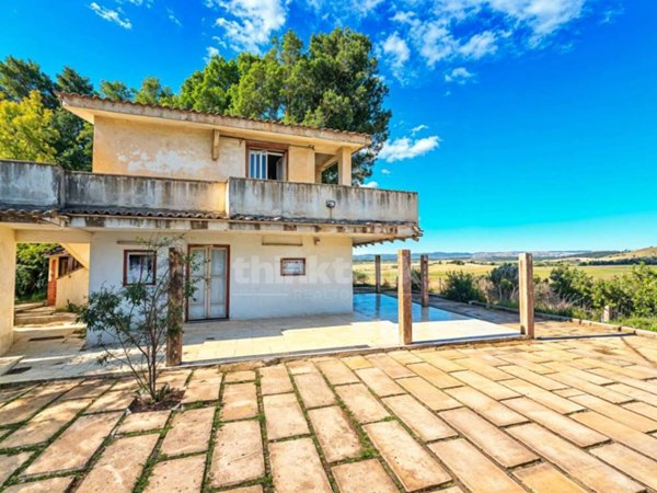 casa indipendente in vendita ad Ispica