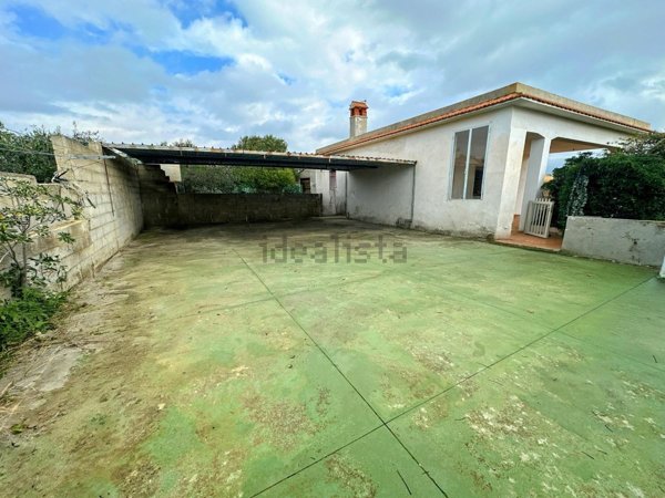 casa indipendente in vendita ad Ispica in zona Santa Maria del Focallo