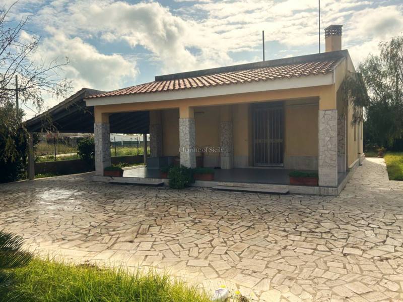 casa indipendente in vendita ad Ispica