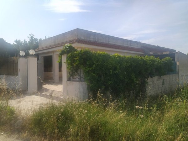 casa indipendente in vendita ad Ispica in zona Santa Maria del Focallo