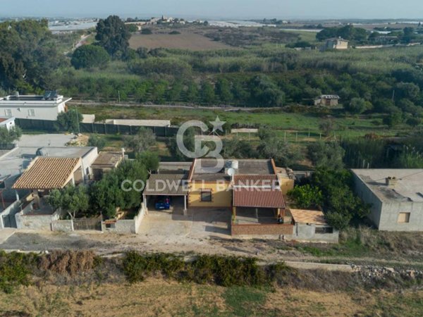 casa indipendente in vendita ad Ispica