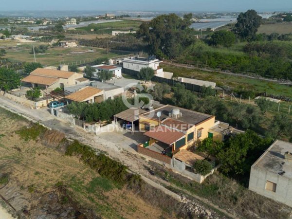 casa indipendente in vendita ad Ispica