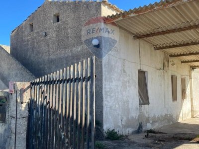 casa indipendente in vendita ad Ispica in zona Santa Maria del Focallo