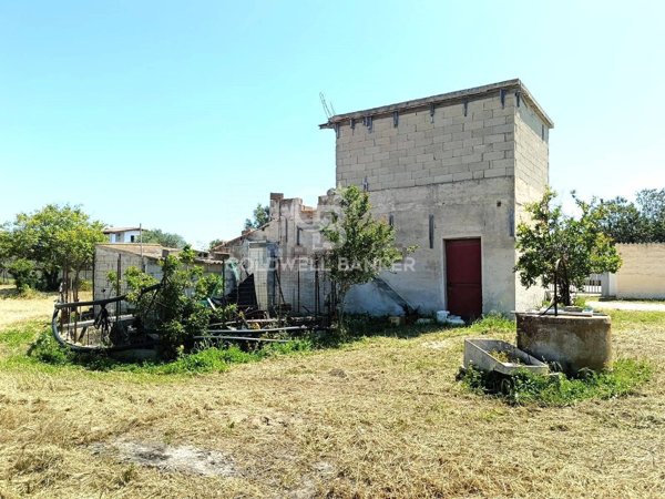 casa indipendente in vendita ad Ispica in zona Santa Maria del Focallo