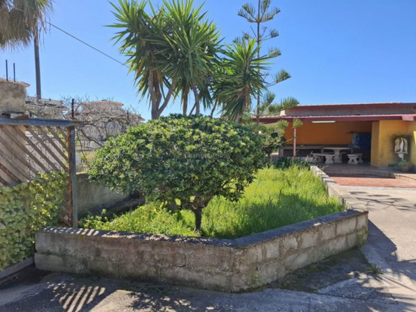 casa indipendente in vendita ad Ispica in zona Santa Maria del Focallo