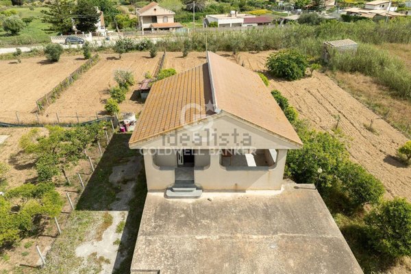 casa indipendente in vendita ad Ispica in zona Santa Maria del Focallo