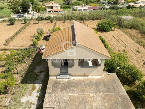 casa indipendente in vendita ad Ispica in zona Santa Maria del Focallo