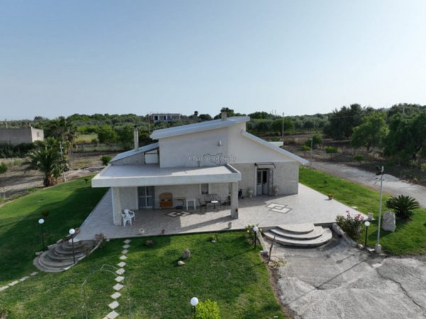 casa indipendente in vendita ad Ispica