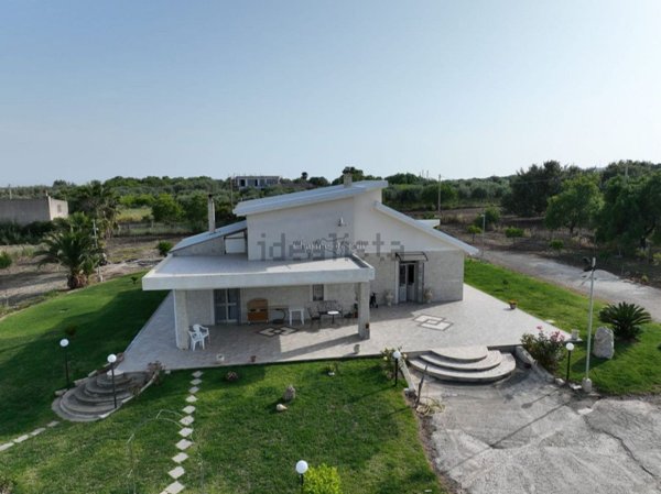 casa indipendente in vendita ad Ispica