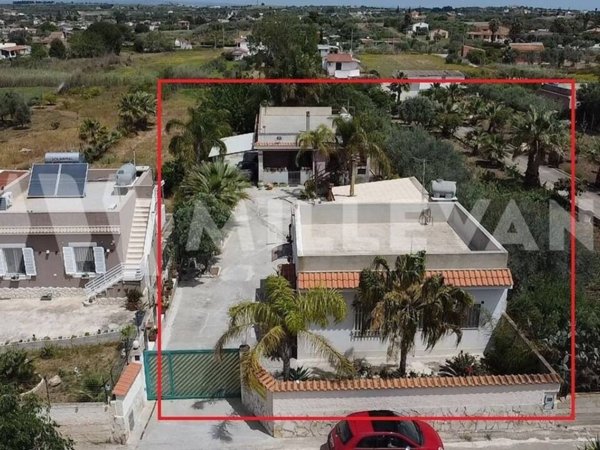 casa indipendente in vendita ad Ispica in zona Santa Maria del Focallo