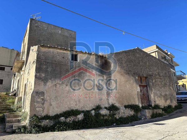 casa indipendente in vendita ad Ispica