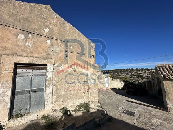 casa indipendente in vendita ad Ispica