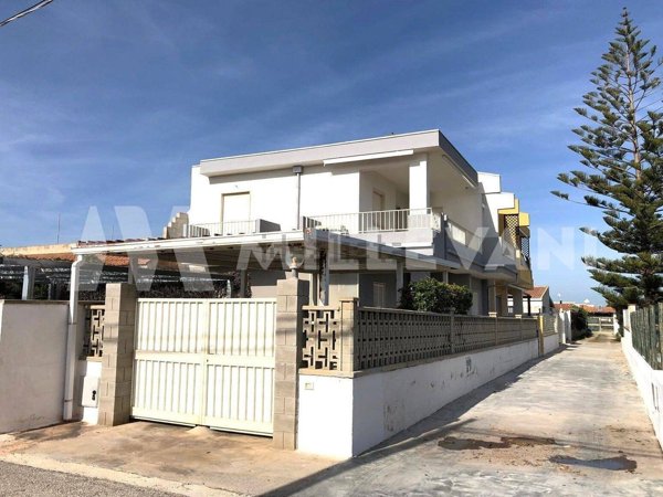 appartamento in vendita ad Ispica in zona Santa Maria del Focallo