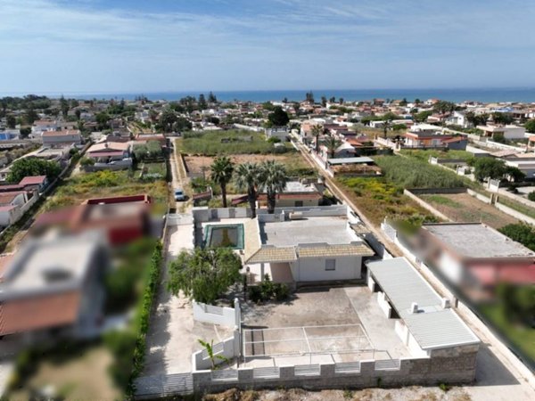 casa indipendente in vendita ad Ispica in zona Santa Maria del Focallo