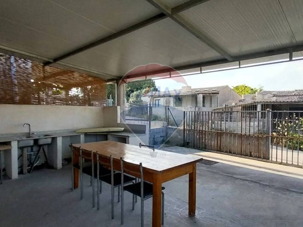 casa indipendente in vendita ad Ispica in zona Santa Maria del Focallo