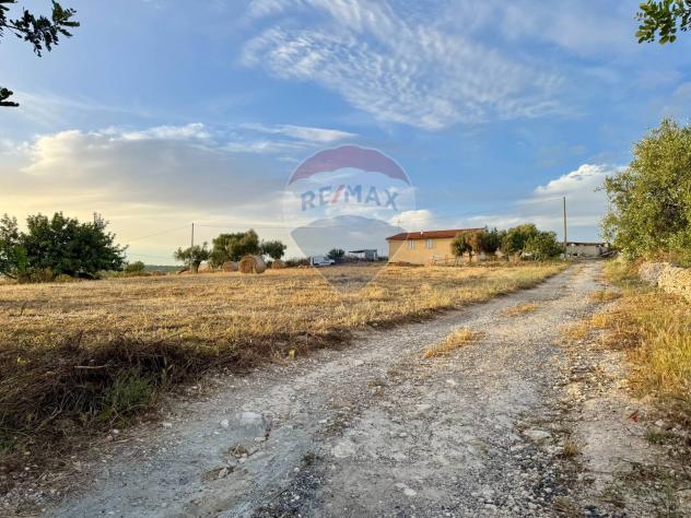 casa indipendente in vendita ad Ispica in zona Santa Maria del Focallo