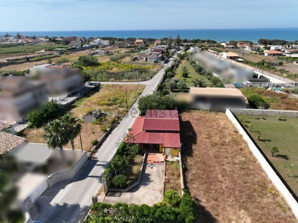 casa indipendente in vendita ad Ispica in zona Santa Maria del Focallo