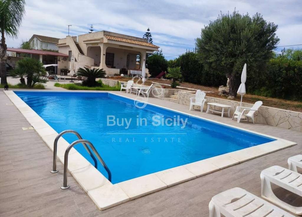 casa indipendente in vendita ad Ispica in zona Santa Maria del Focallo