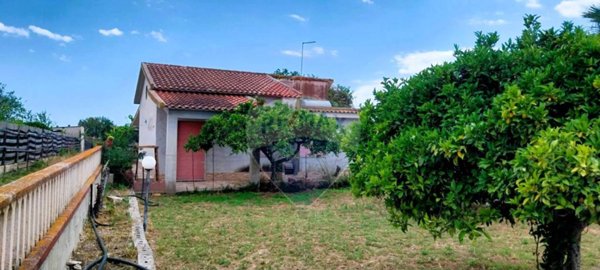 casa indipendente in vendita ad Ispica in zona Santa Maria del Focallo