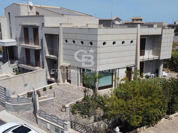 casa indipendente in vendita ad Ispica