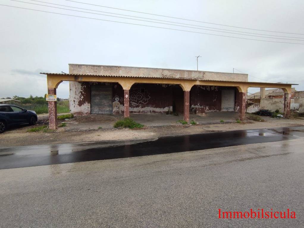 casa indipendente in vendita ad Ispica in zona Santa Maria del Focallo