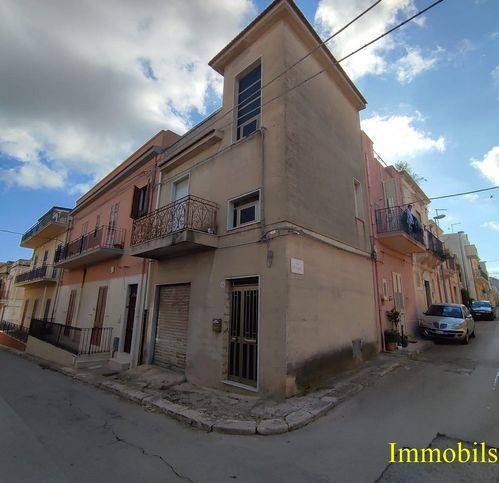 casa indipendente in vendita ad Ispica