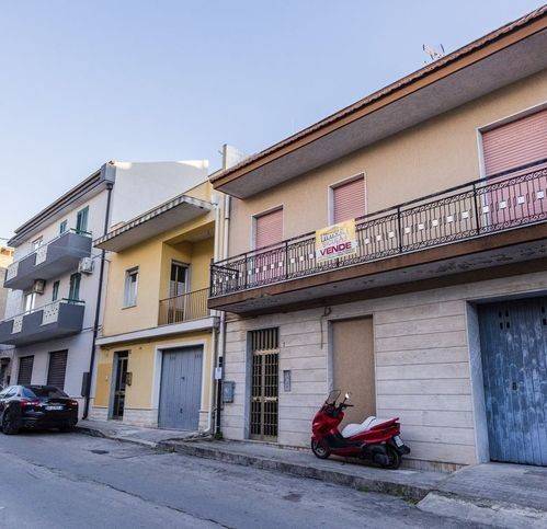 casa indipendente in vendita ad Ispica