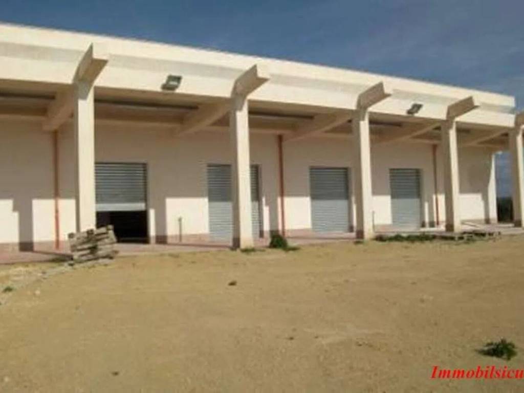 locale commerciale in vendita ad Ispica