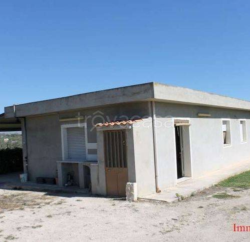 casa indipendente in vendita ad Ispica
