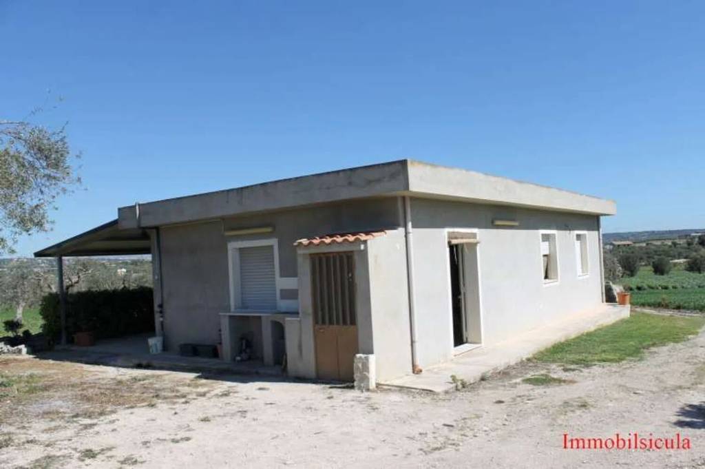 casa indipendente in vendita ad Ispica