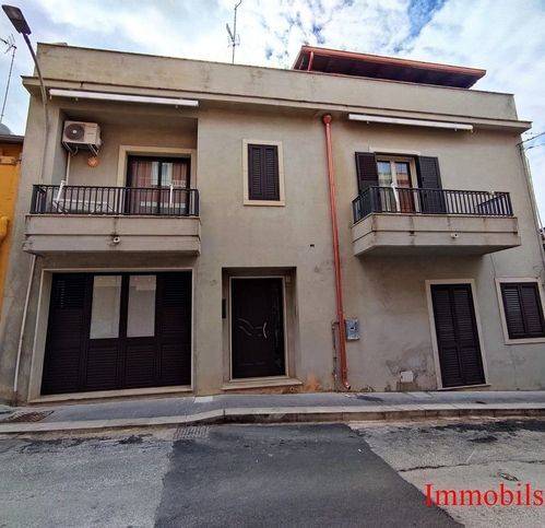 casa indipendente in vendita ad Ispica