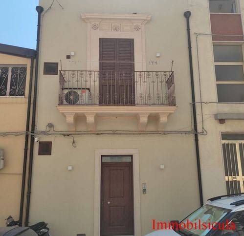 casa indipendente in vendita ad Ispica