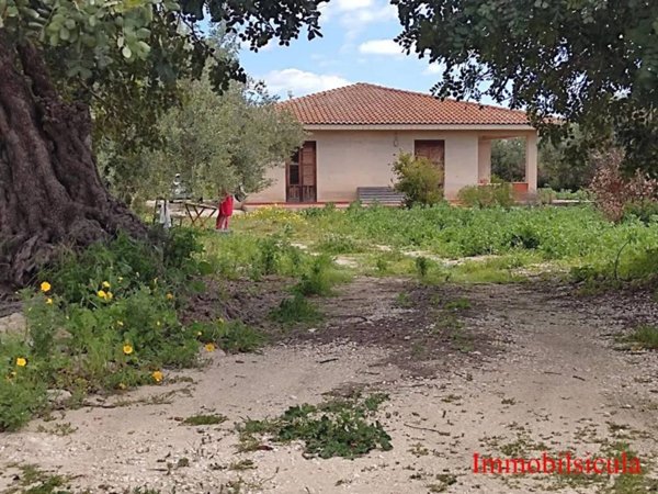 casa indipendente in vendita ad Ispica