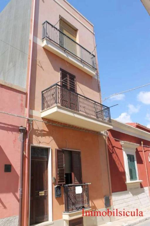 casa indipendente in vendita ad Ispica