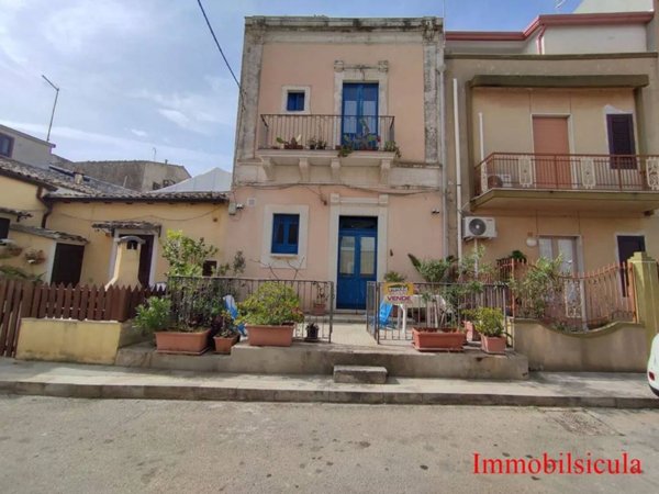 casa indipendente in vendita ad Ispica